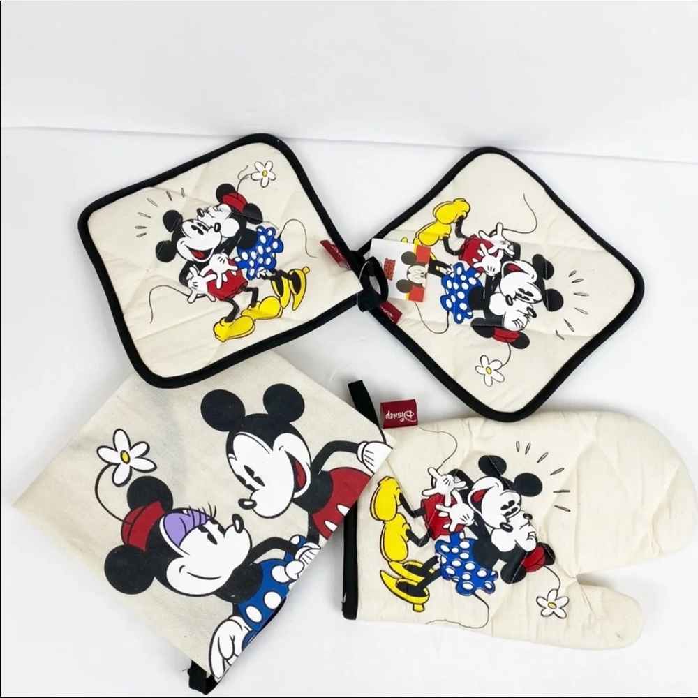 Tupperware disney apron set